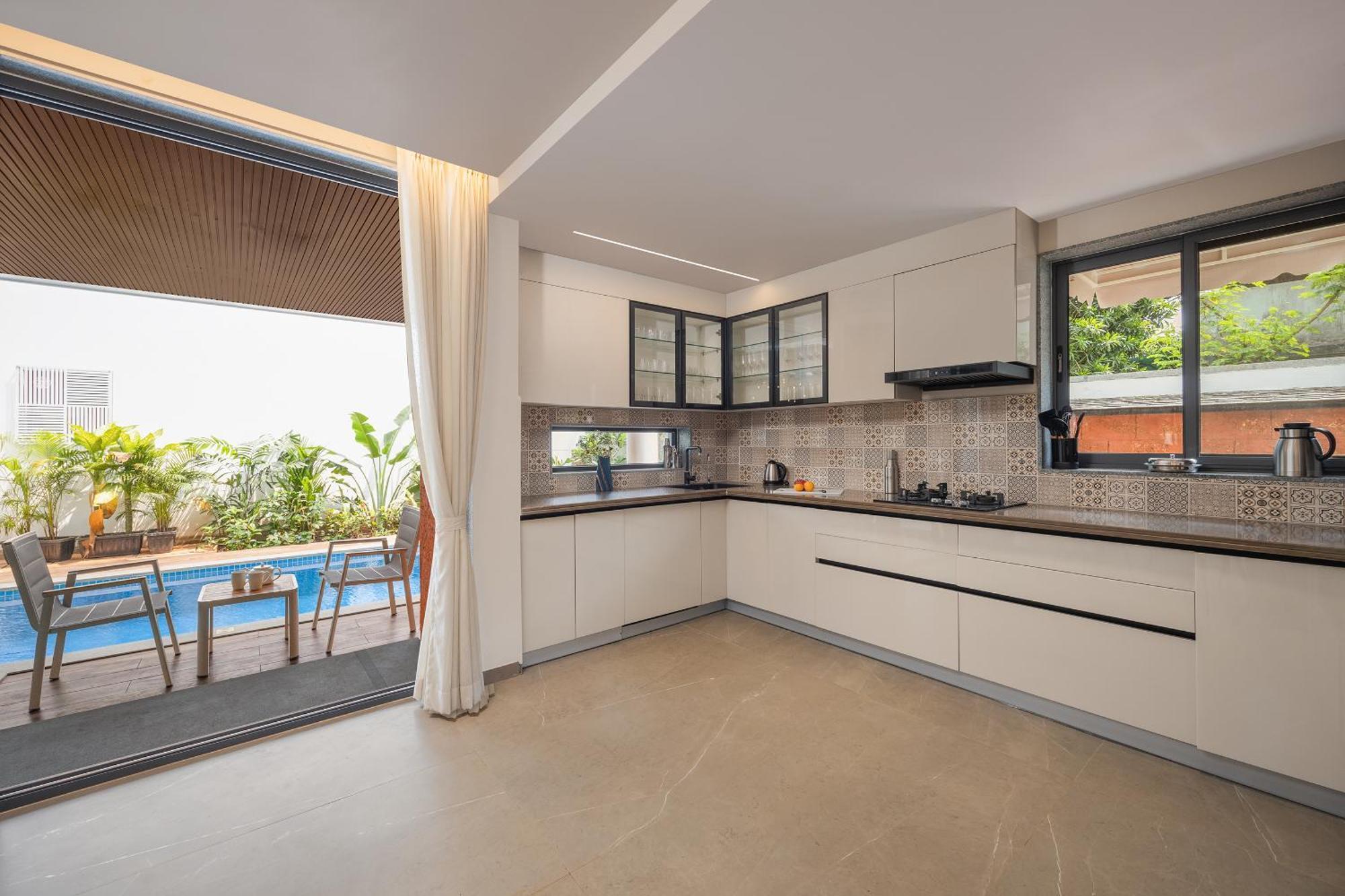 Elivaas 4 Bhk With Pvt Pool & Jacuzzi - Cloud 7